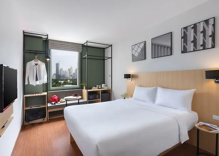 Ibis Sathorn 3*