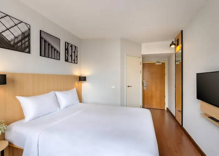 Отель Ibis Sathorn Бангкок
