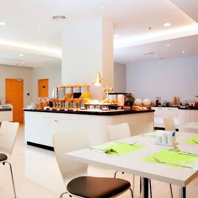 Ibis Sathorn Отель Бангкок