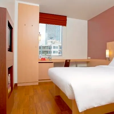 Ibis Sathorn Бангкок